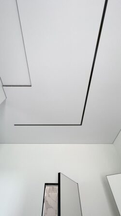 Musta jäykkä hajuste (PK8) 30 mm LED-profiiliin